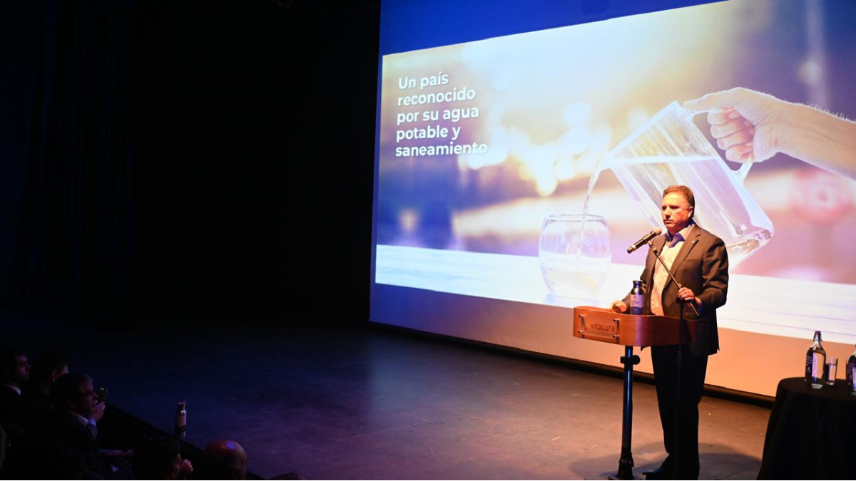 Municipios se reúnen en seminario que abordó la crisis hídrica del país y la búsqueda de soluciones concretas en el marco de la alianza público – privada