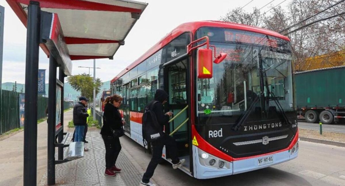 Buses Red