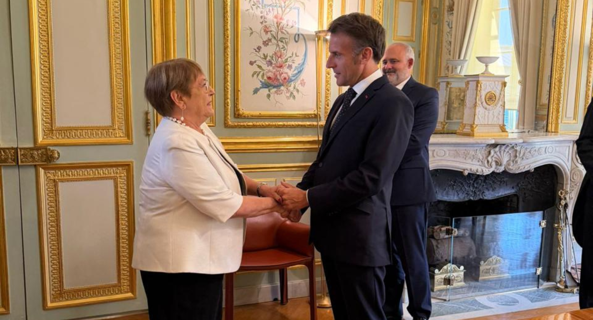 La escala parisina de Bachelet: se reúne con Emmanuel Macron, uno de los cinco mandatarios con poder de veto para las elecciones de la ONU