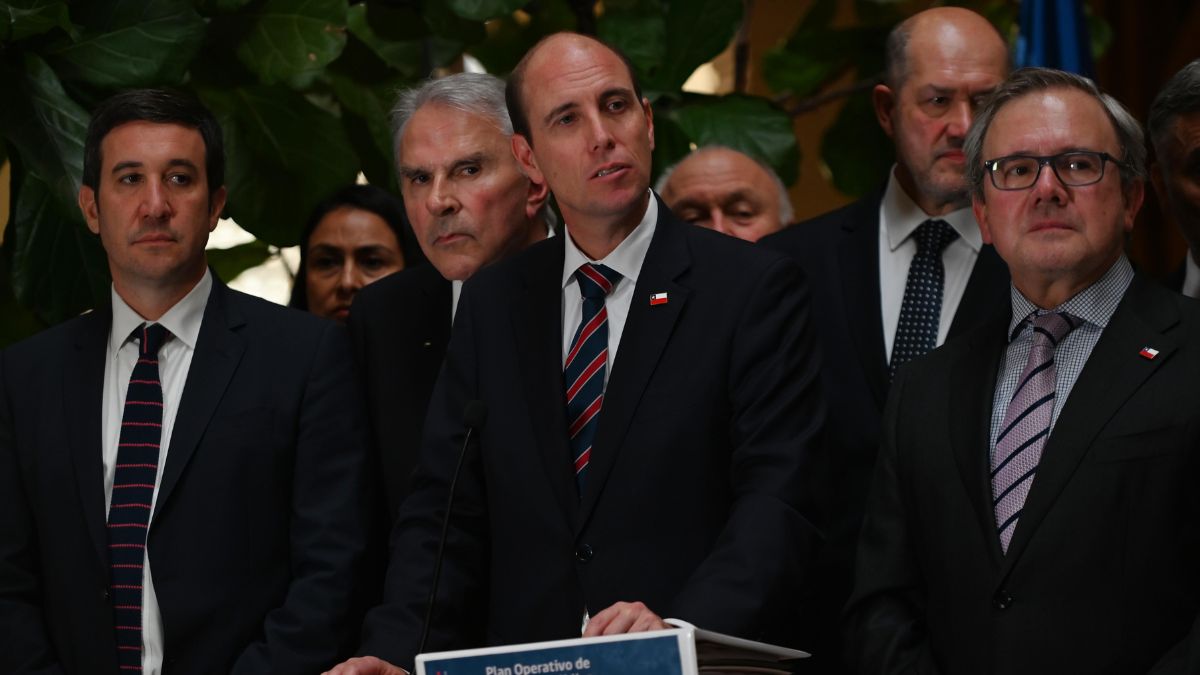 Tras una semana en la cartera, Arrau presenta nuevo Plan de Seguridad Pública: “Estaremos escuchando los aportes que puedan hacer”