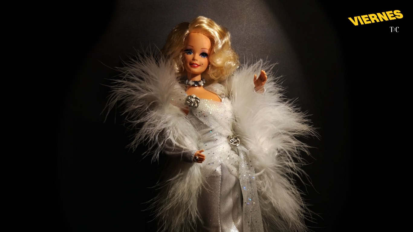 Feria Muñeca Manía reúne a coleccionistas y nostálgicos en el Persa Víctor Manuel: “Mi colección de Barbies está avaluada en $8 millones”