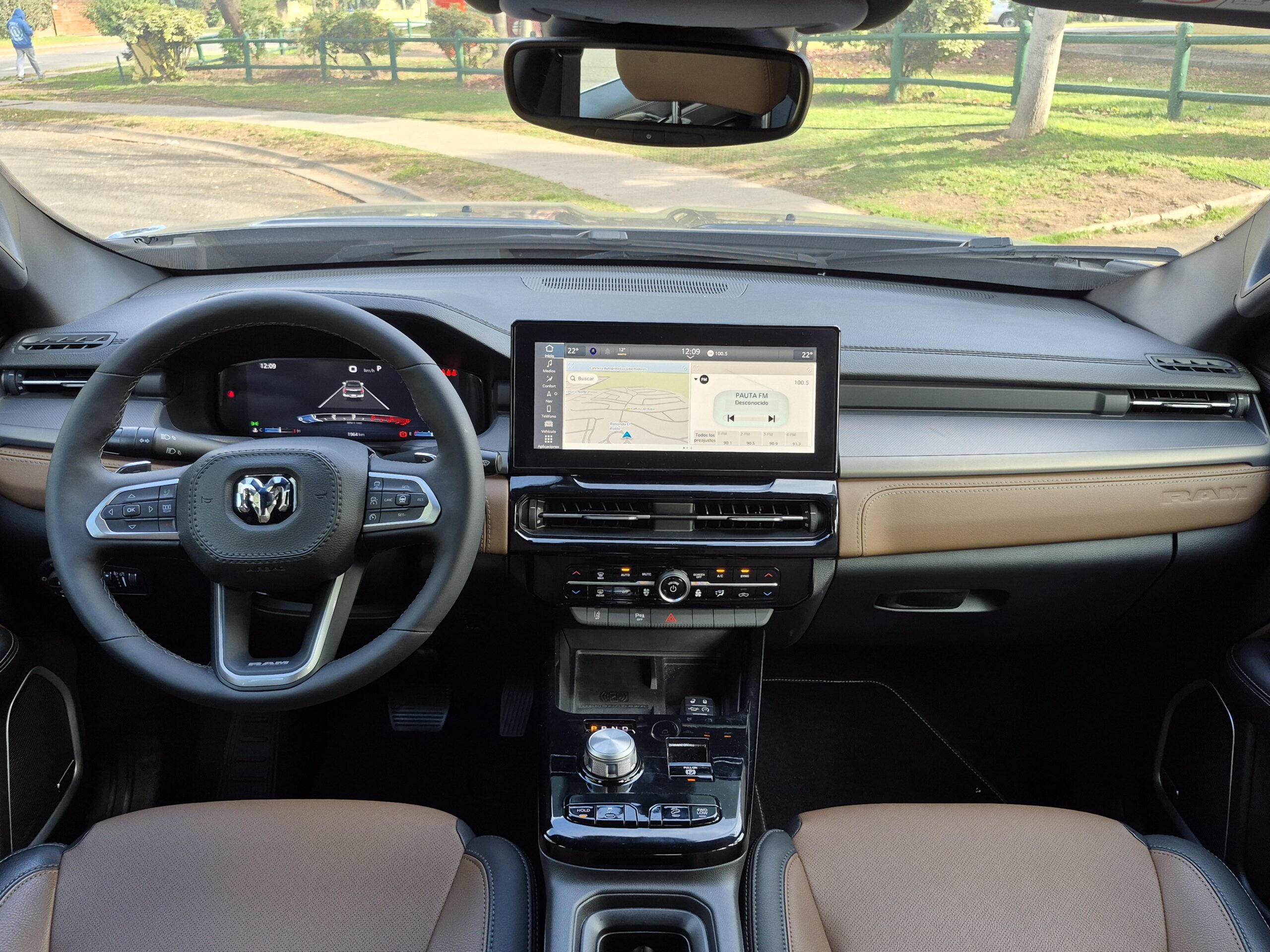 al volante de la RAM Rampage