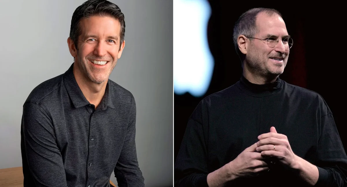 el nuevo ceo de apple y al lado, Steve Jobs