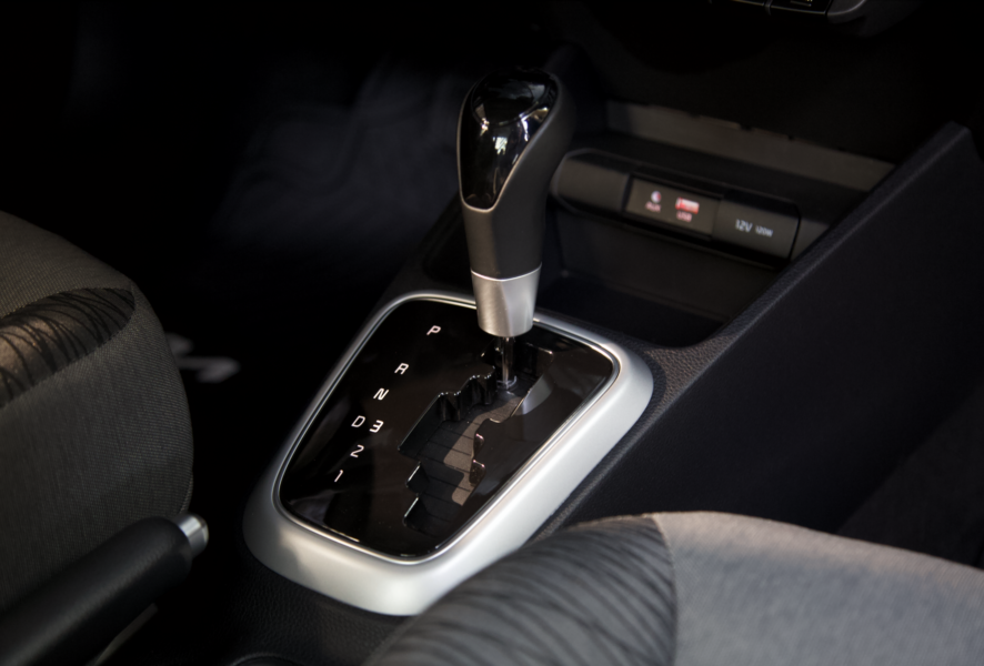 Kia Soluto automático