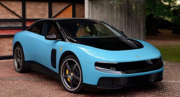 Ferrari Luce eléctrico