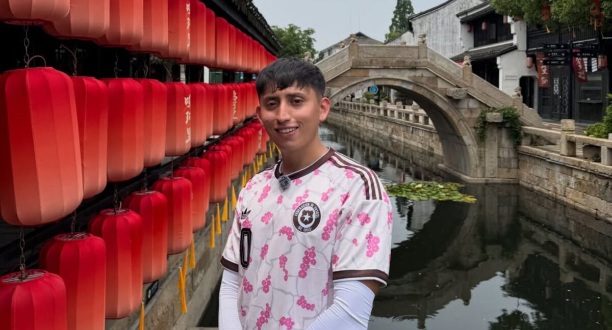 Nico Travesías, el influencer chileno en China