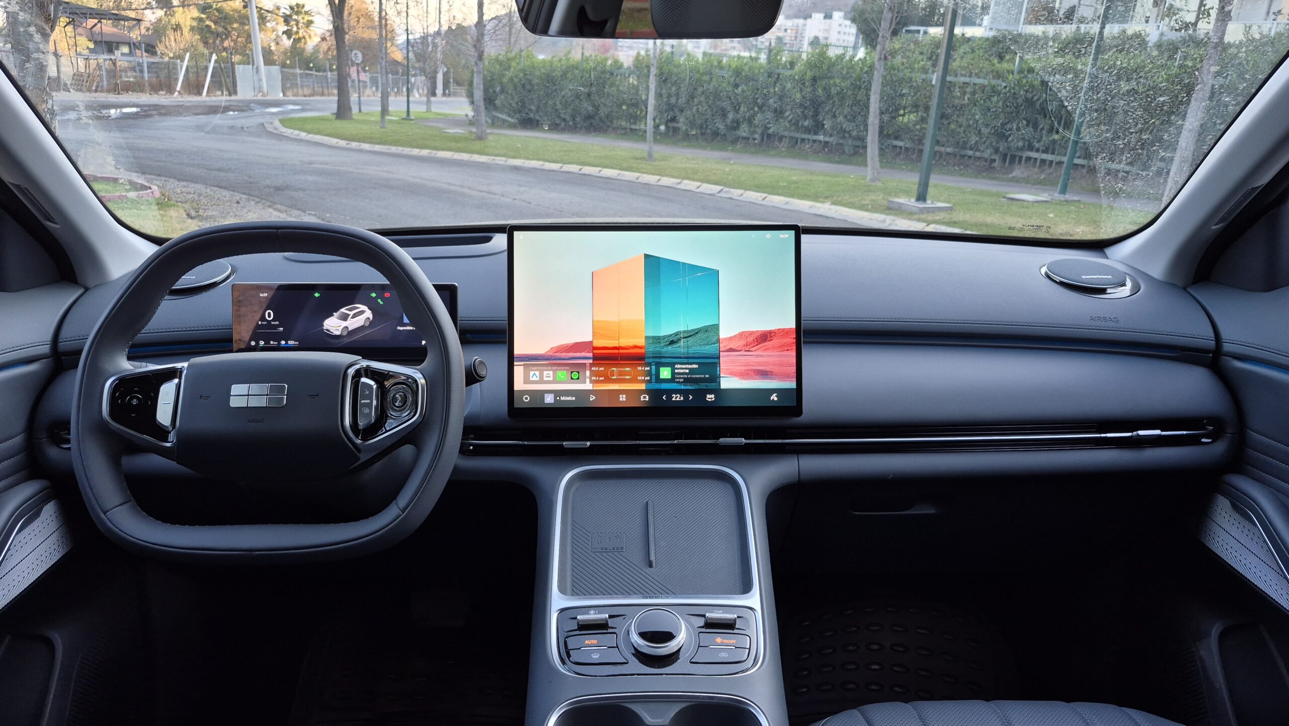 al volante del Geely EX5 EM-i Max+