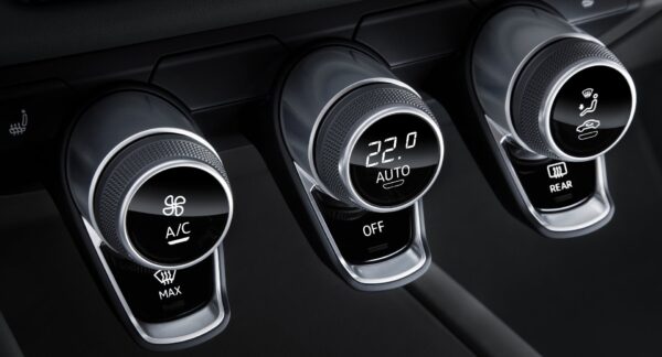 Audi vuelve a los controles físicos