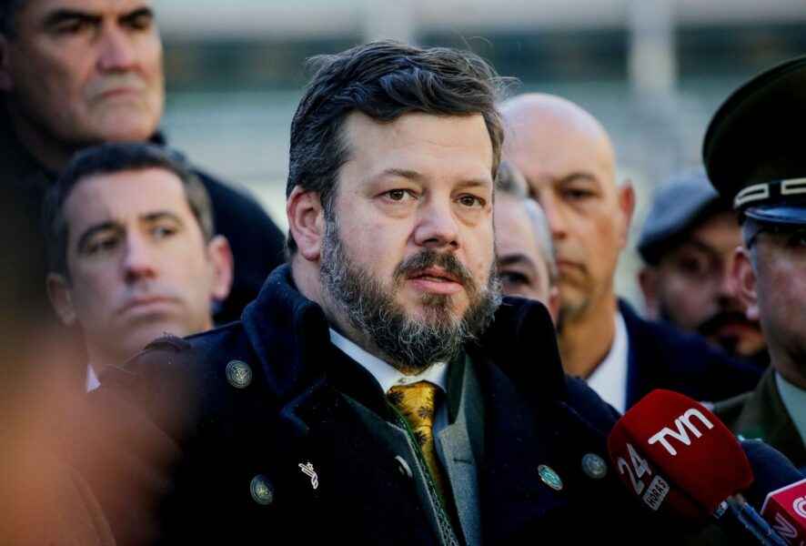 Johannes Kaiser y carabineros