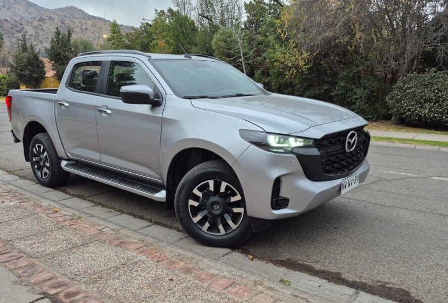 manejo Mazda BT-50 2.2 4x4 8AT