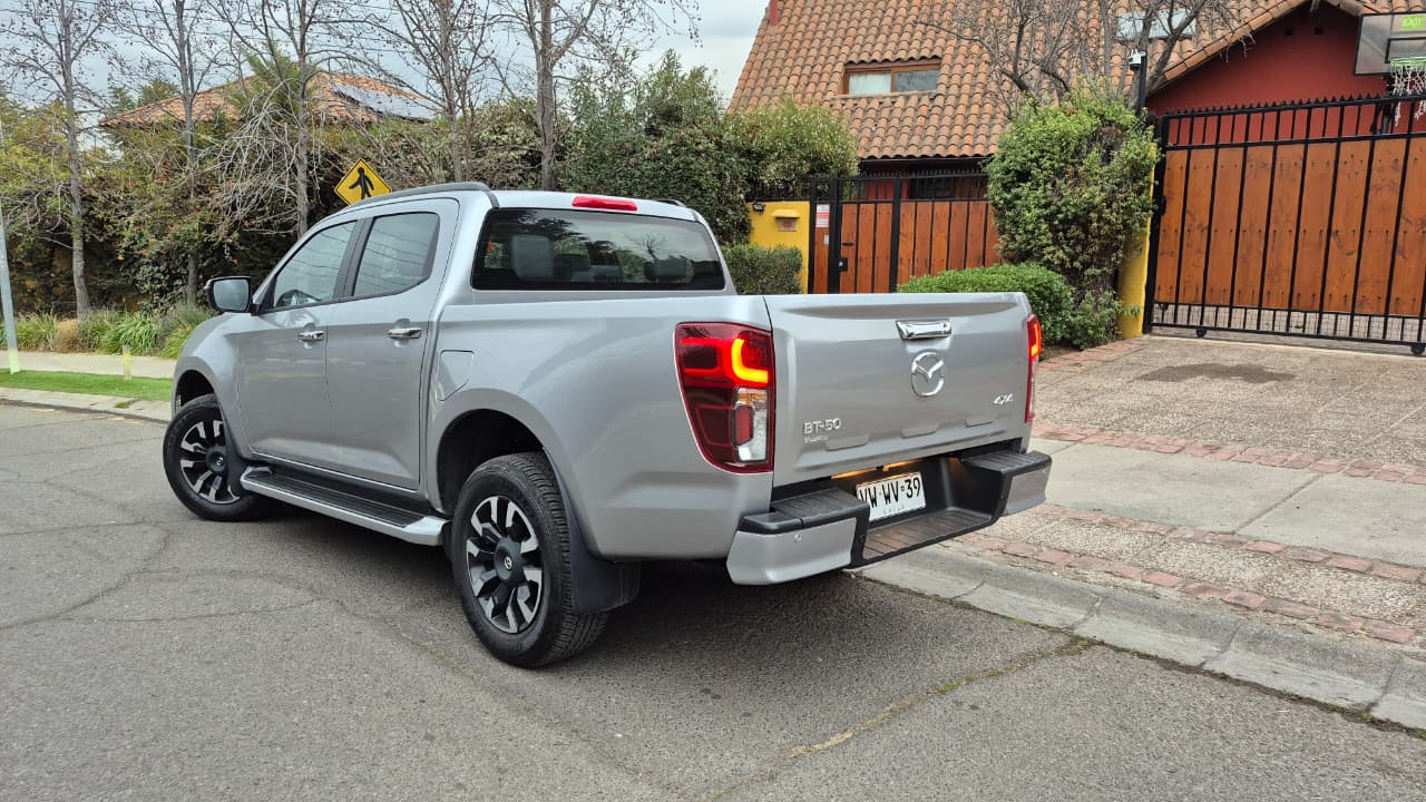 manejo Mazda BT-50 2.2 4x4 8AT