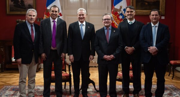 Comité senadores UDI con Kast