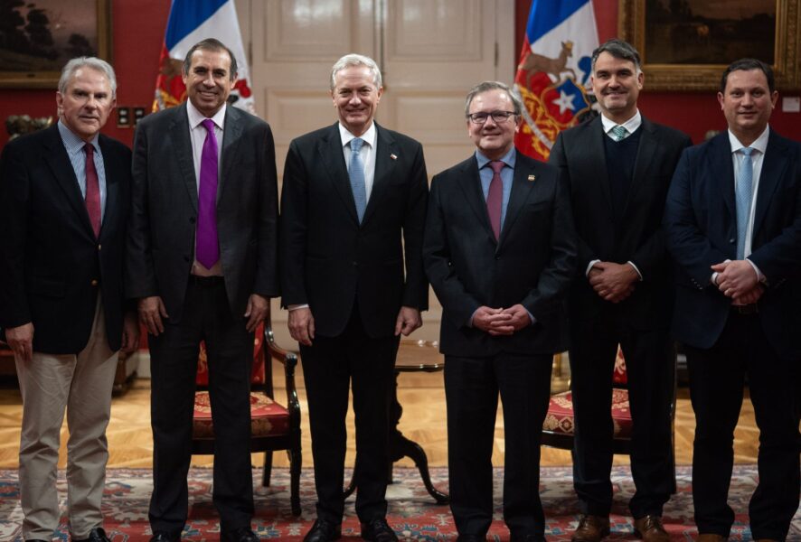 Comité senadores UDI con Kast