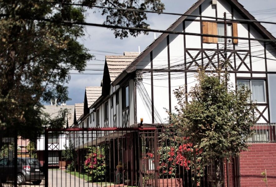 Casa fachada blanca