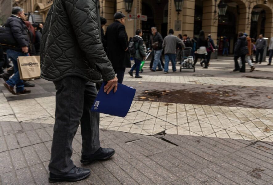 personas caminando