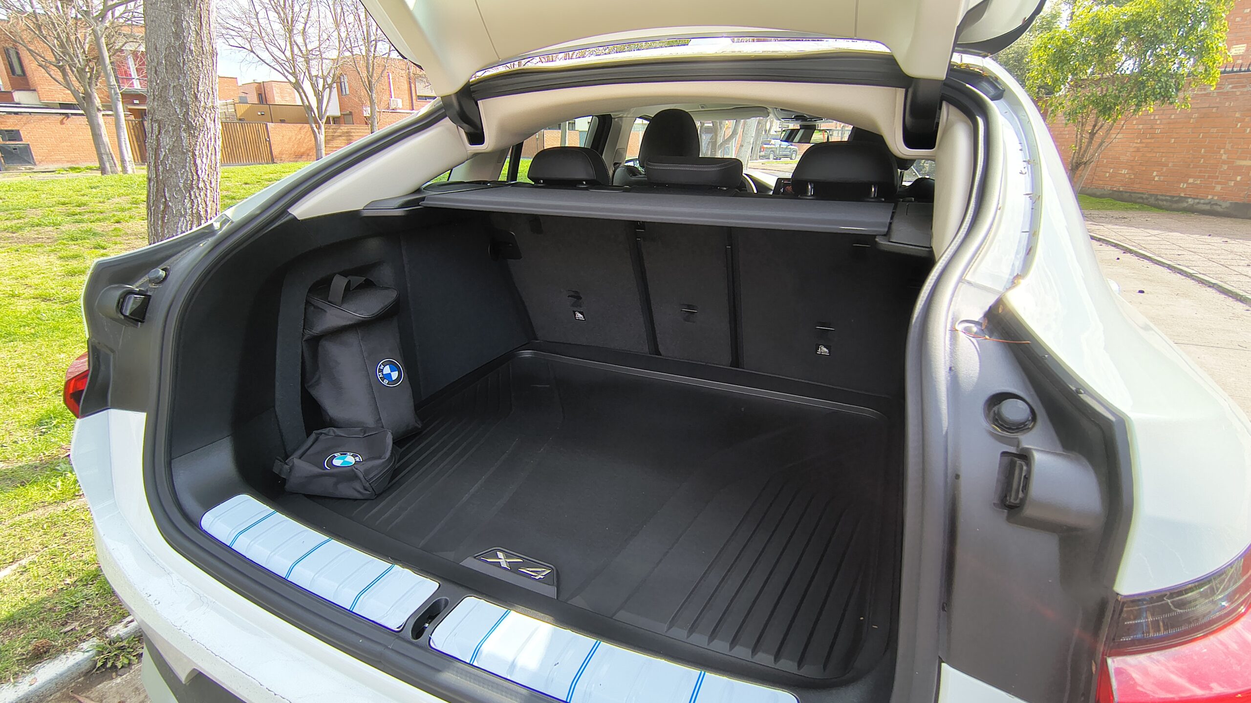 al-volante-del-bmw-x4-xdrive20i