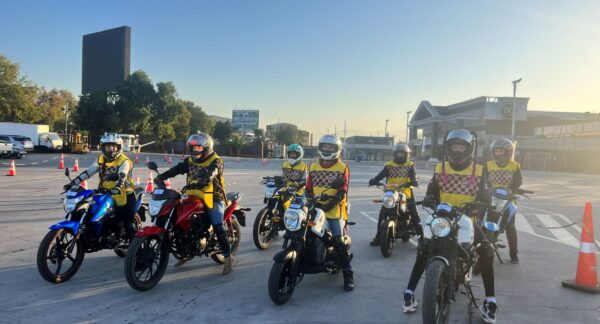 nueva escuela de manejo de motos