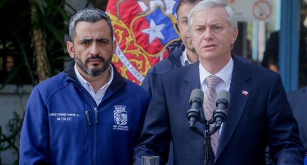 Kast y alcalde White