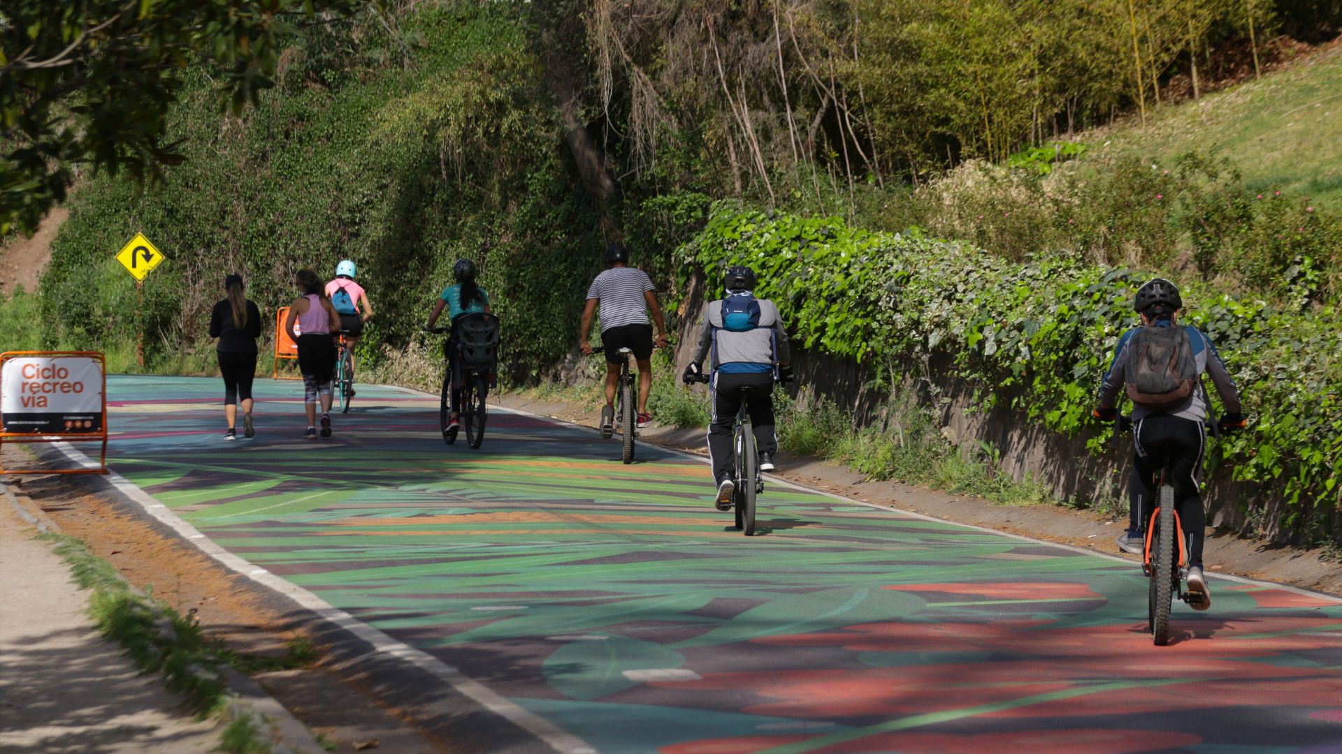 Poduje anuncia nuevas exigencias para ciclistas del cerro San Cristóbal: deberán inscribirse para subir y portar chaleco reflectante con código de identificación