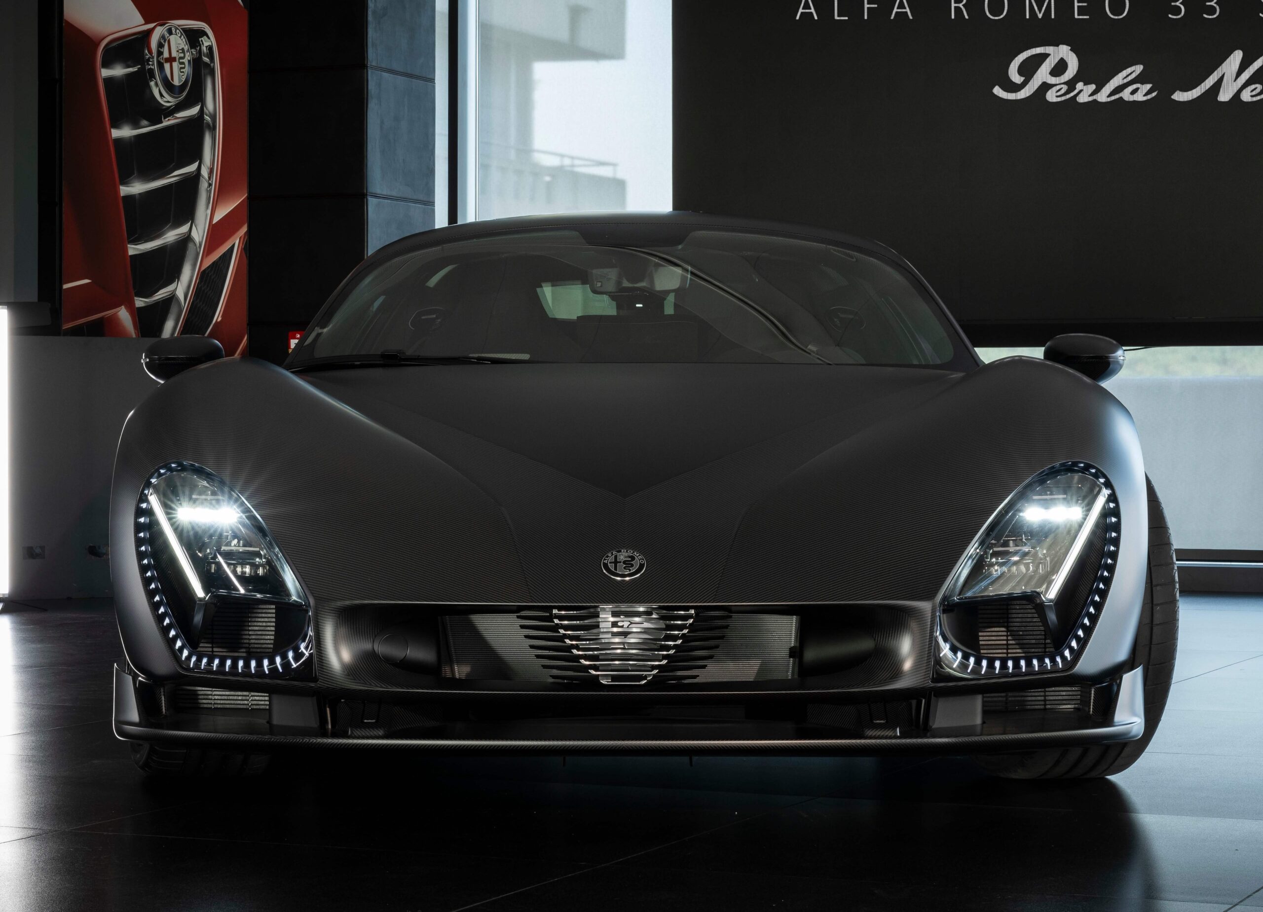 Alfa Romeo 33 Stradale Perla Nera
