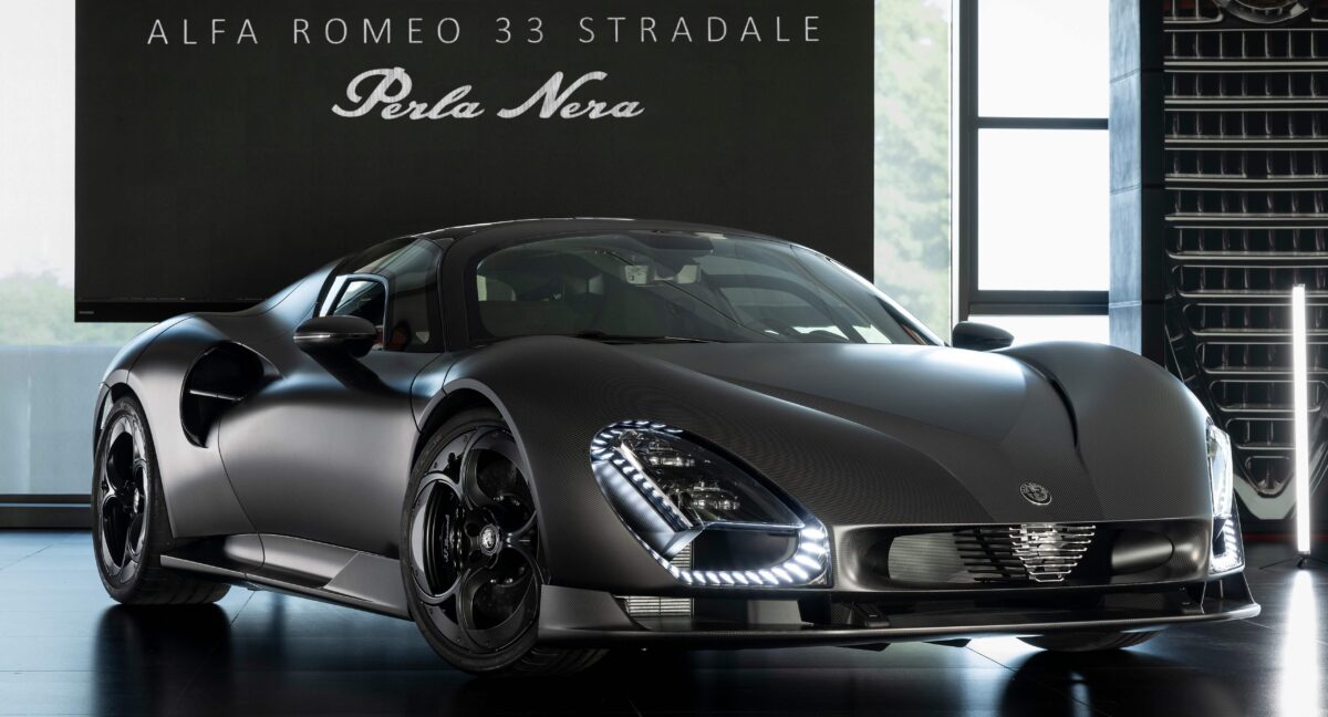Alfa Romeo 33 Stradale Perla Nera