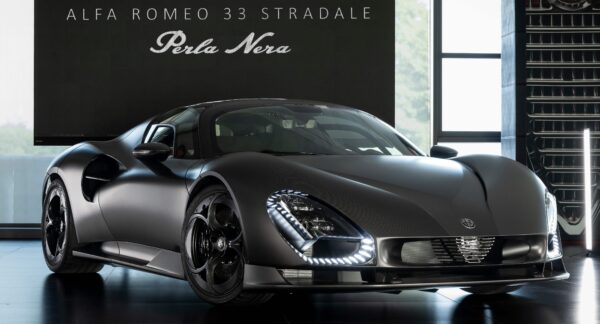 Alfa Romeo 33 Stradale Perla Nera