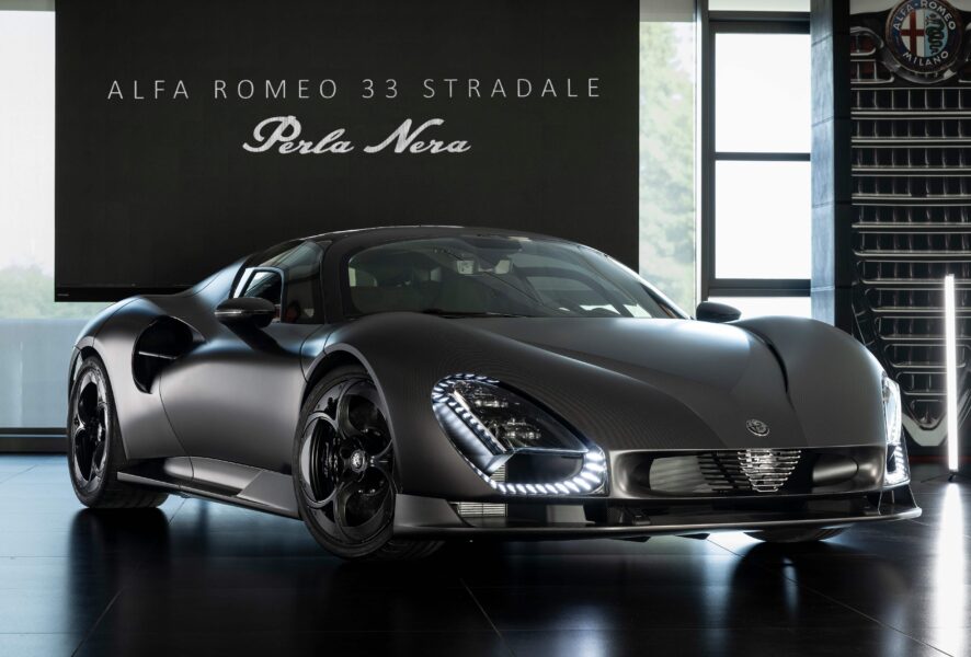 Alfa Romeo 33 Stradale Perla Nera