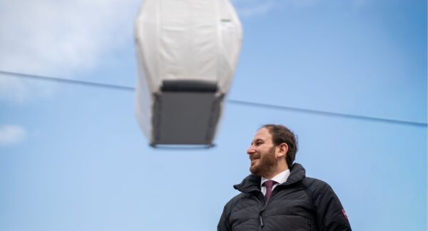 Max Luksic por teleférico