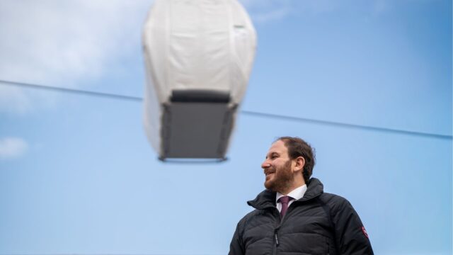 Max Luksic por teleférico