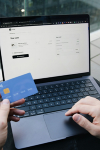 persona pidiendo crédito de consumo machbank