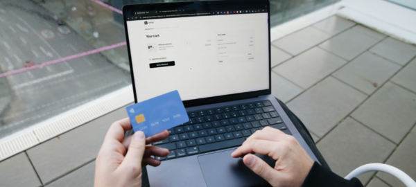persona pidiendo crédito de consumo machbank