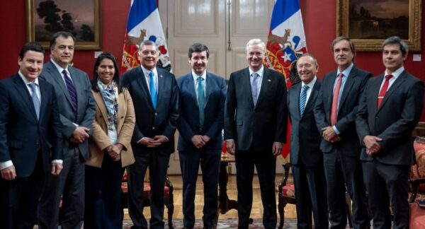 Kast y oficialismo