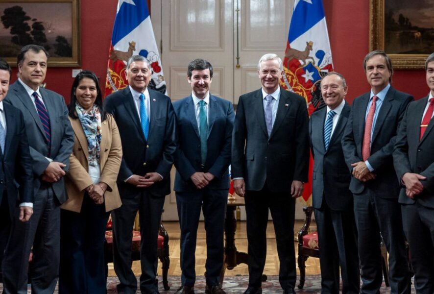 Kast y oficialismo