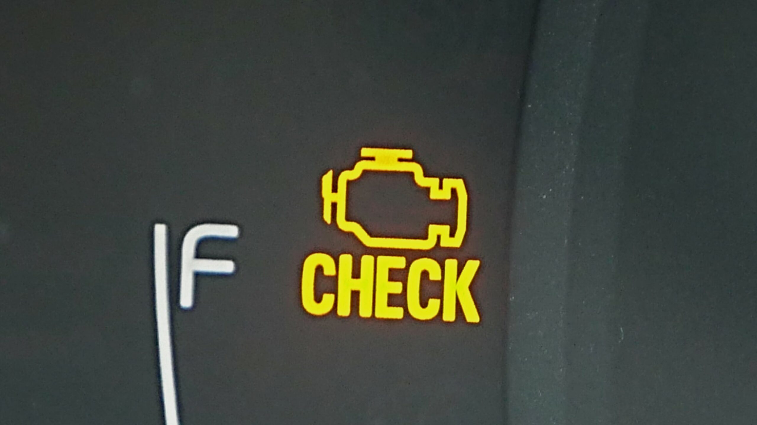 testigo check engine encendido