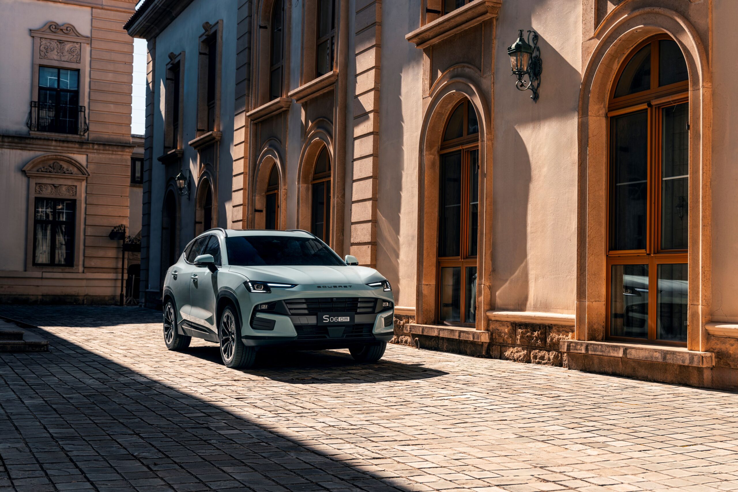 Soueast S06 PHEV LUX