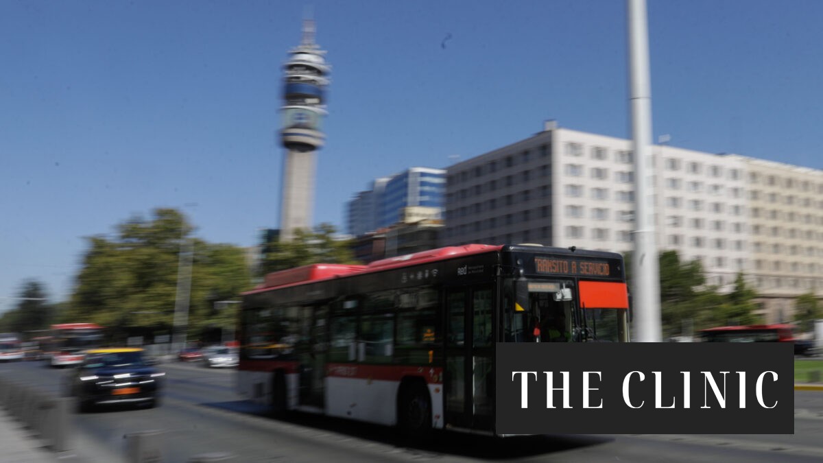 Santiago extends bus service until 2:29 AM for national holiday celebrations